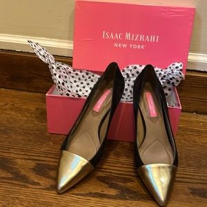 Golld tipped black suede Isaac Mizrahi dress pumps